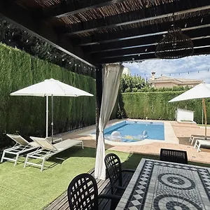 villa-extraordinaria-con-piscina-y-chimenea.es-andalucia.com/